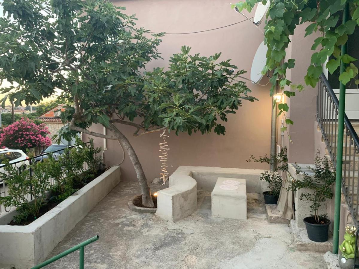 Ra City Garden Suite Pola Esterno foto
